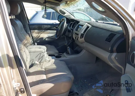 2005 Toyota Tacoma Prerunner V6 z USA, uszkodzony, nr VIN 5TETU62N35Z025107